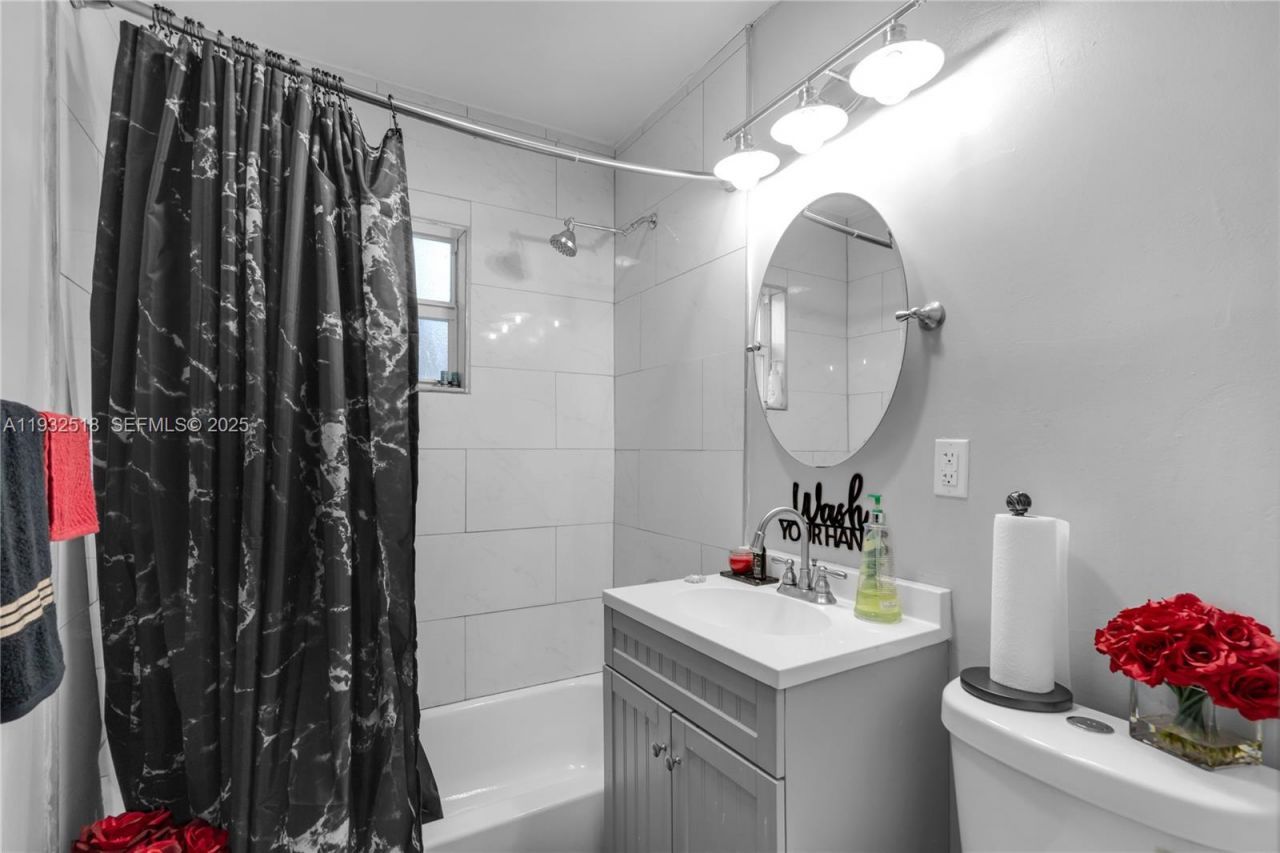 9402 NW 2nd Pl, Miami Shores, FL 33150 Photo