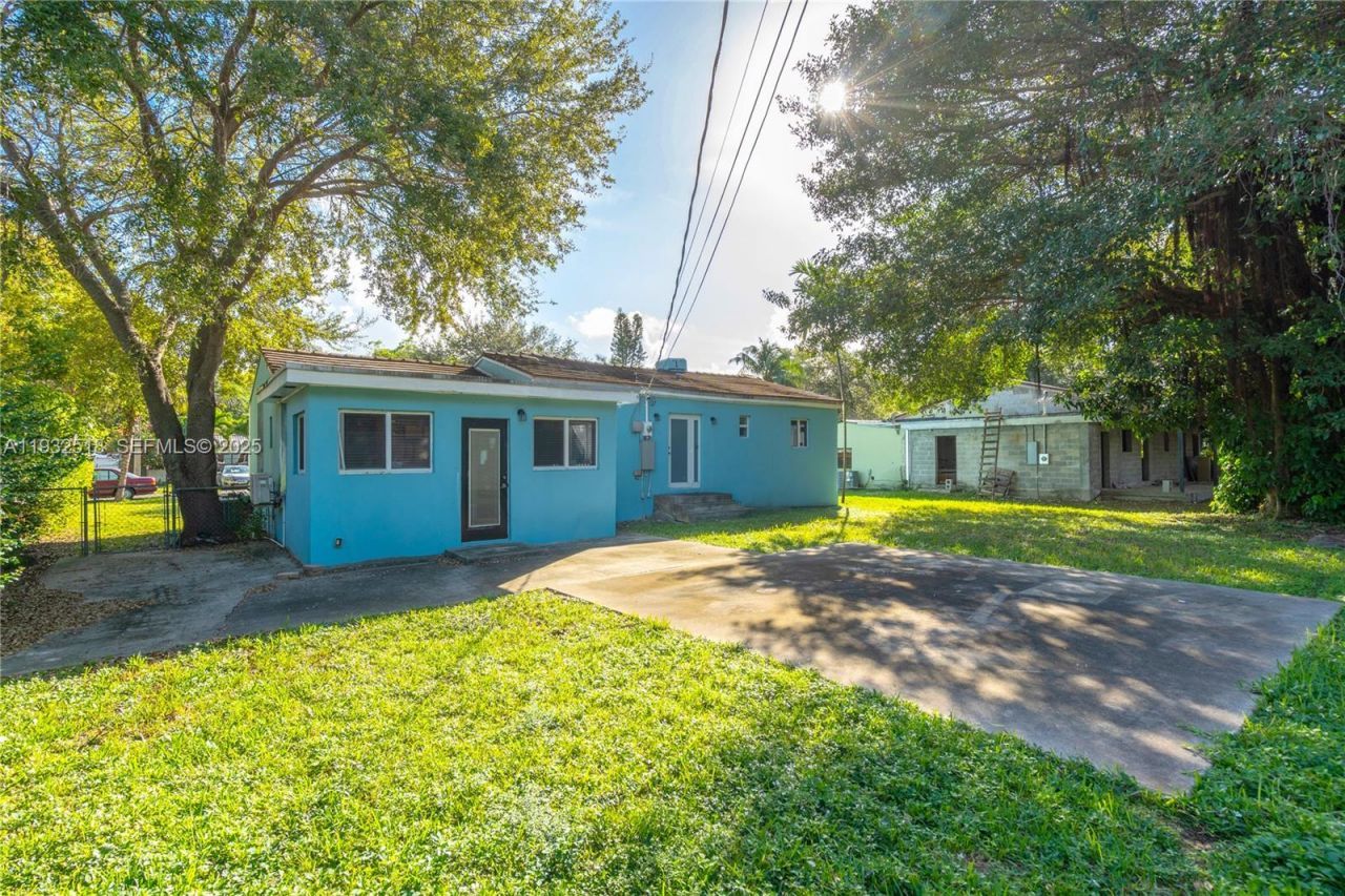 9402 NW 2nd Pl, Miami Shores, FL 33150 Photo