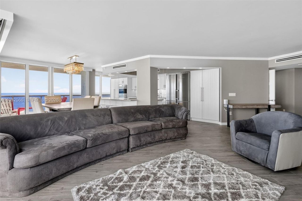 16711 Collins Ave, Unit 808, Sunny Isles Beach, FL 33160 Photo