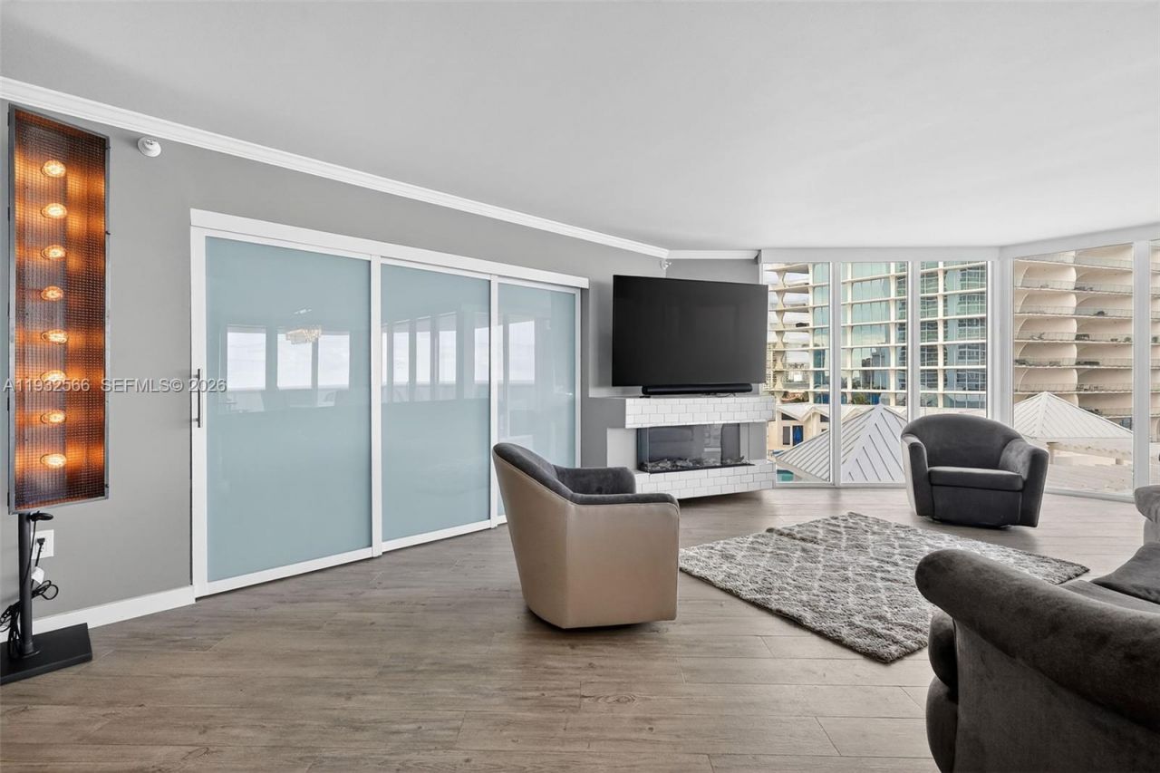 16711 Collins Ave, Unit 808, Sunny Isles Beach, FL 33160 Photo