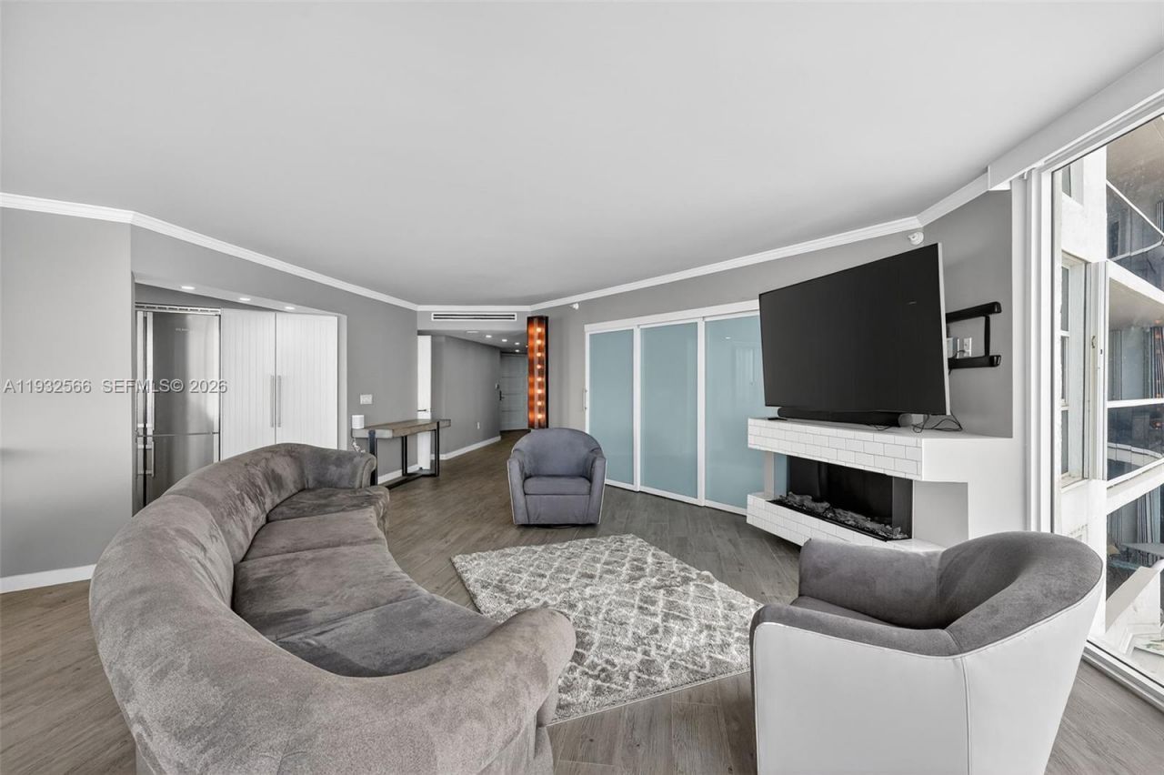 16711 Collins Ave, Unit 808, Sunny Isles Beach, FL 33160 Photo