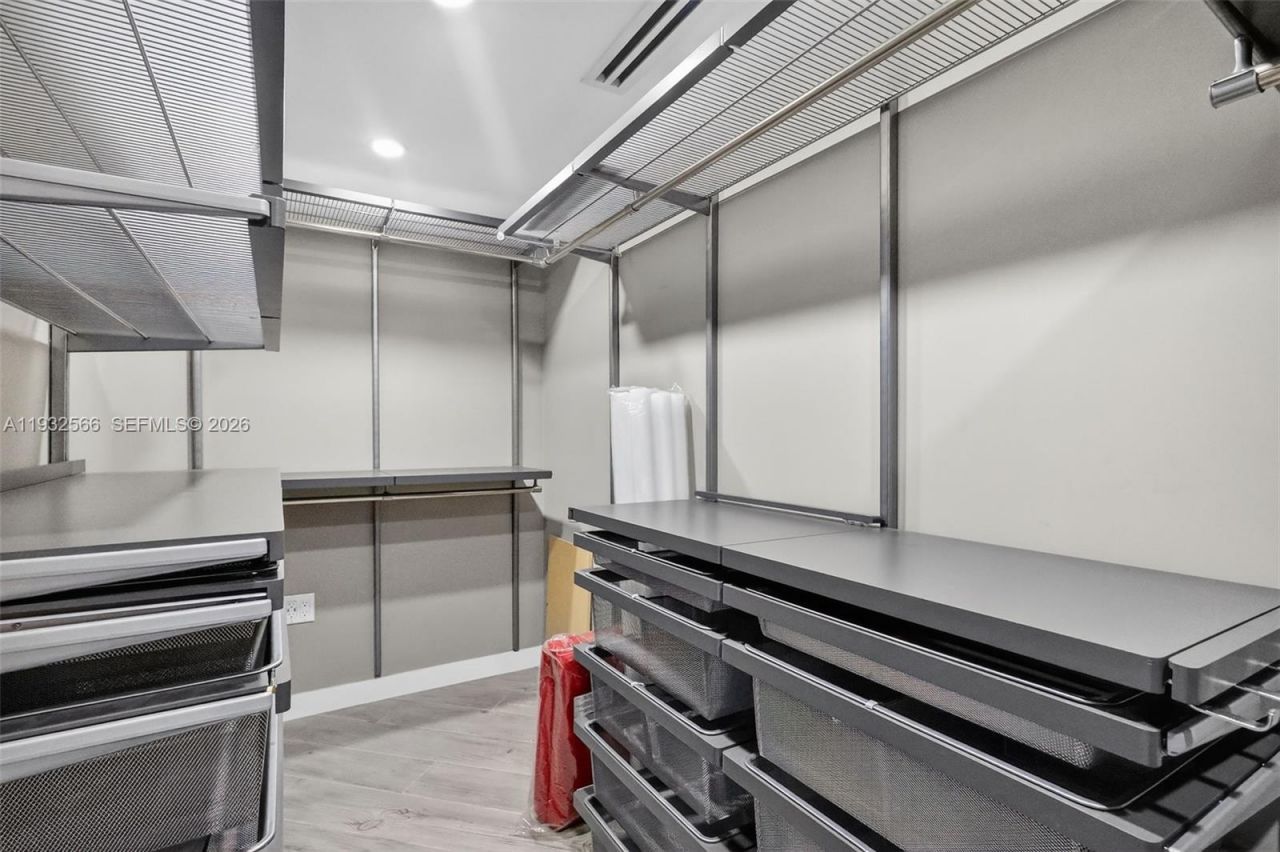 16711 Collins Ave, Unit 808, Sunny Isles Beach, FL 33160 Photo