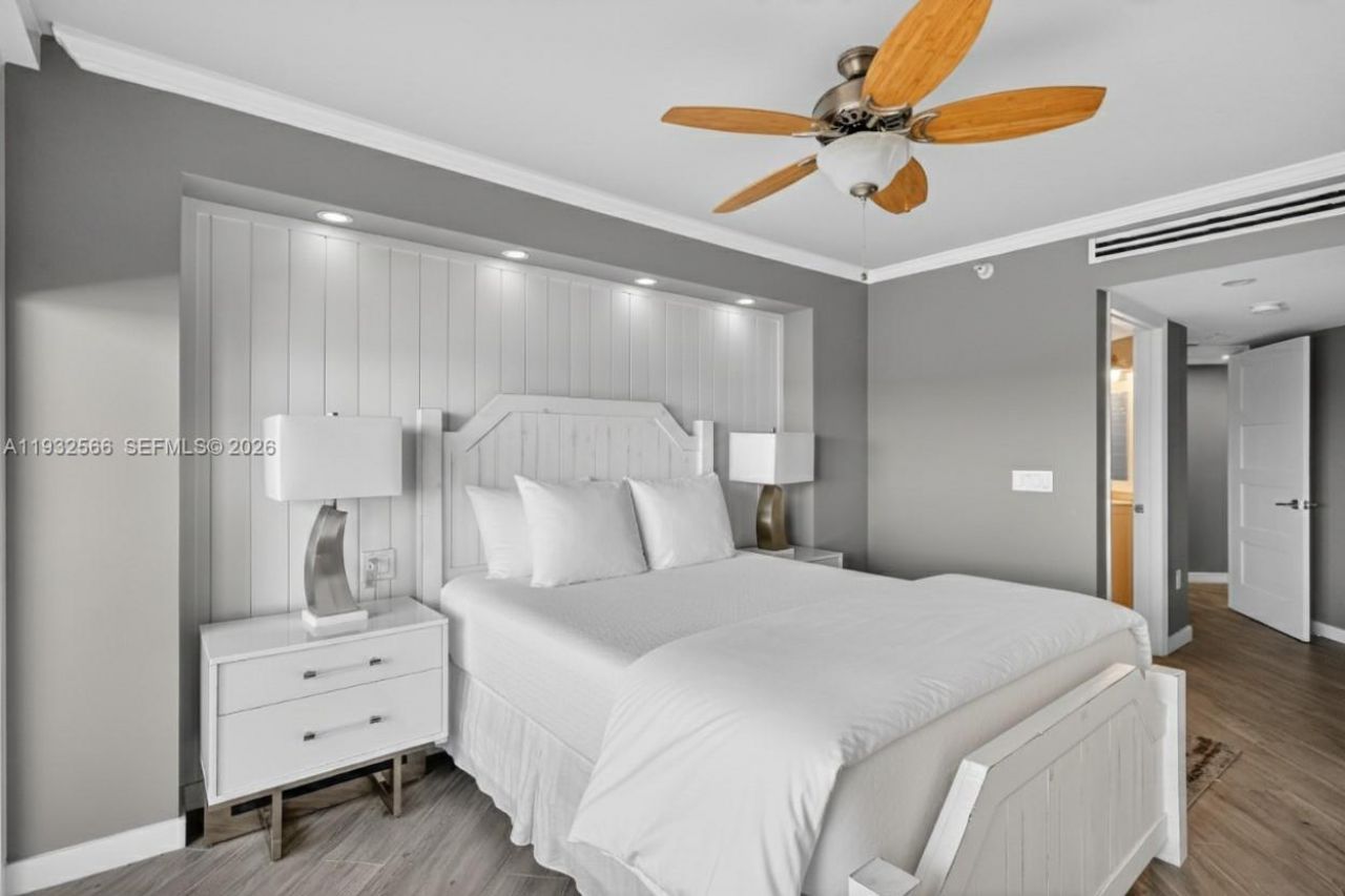 16711 Collins Ave, Unit 808, Sunny Isles Beach, FL 33160 Photo