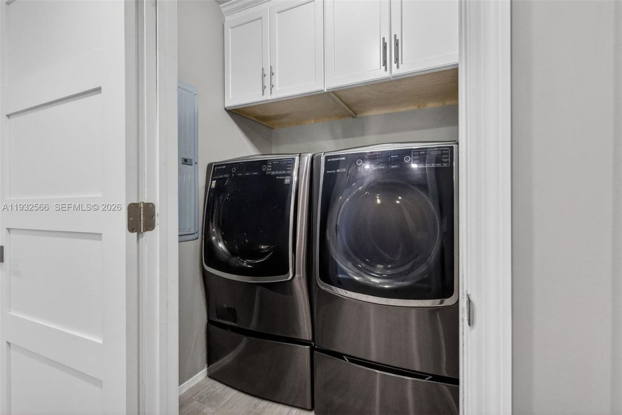 16711 Collins Ave, Unit 808, Sunny Isles Beach, FL 33160 Photo