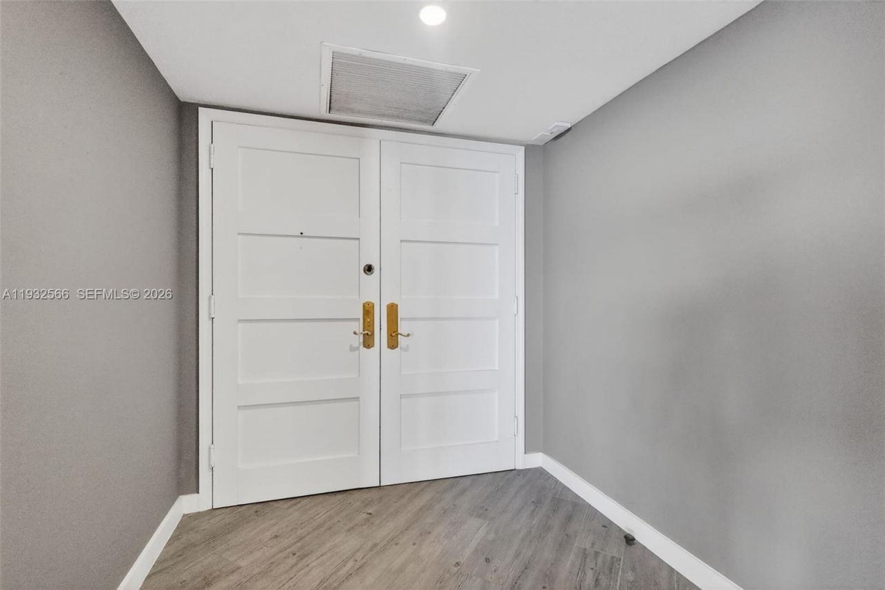 16711 Collins Ave, Unit 808, Sunny Isles Beach, FL 33160 Photo