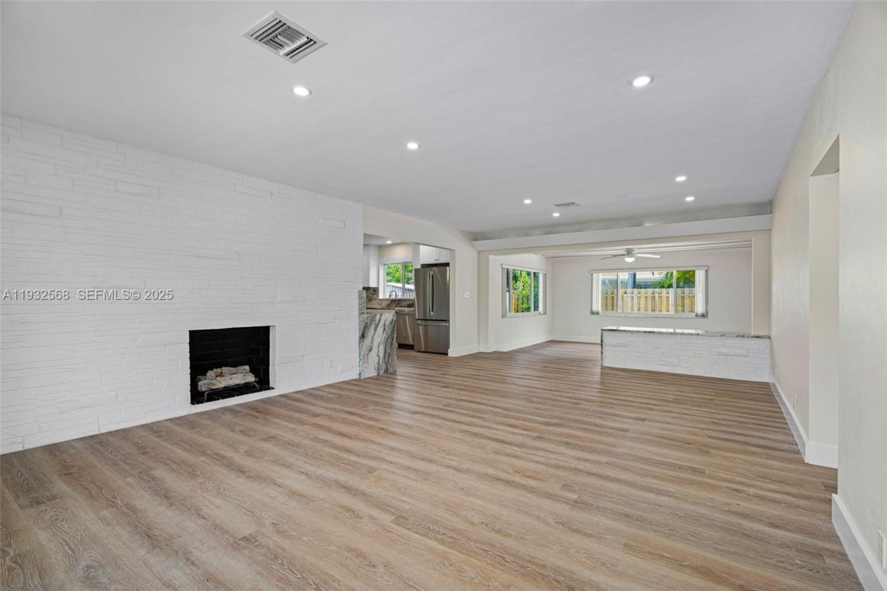 251 SE 7th St, Pompano Beach, FL 33060 Photo