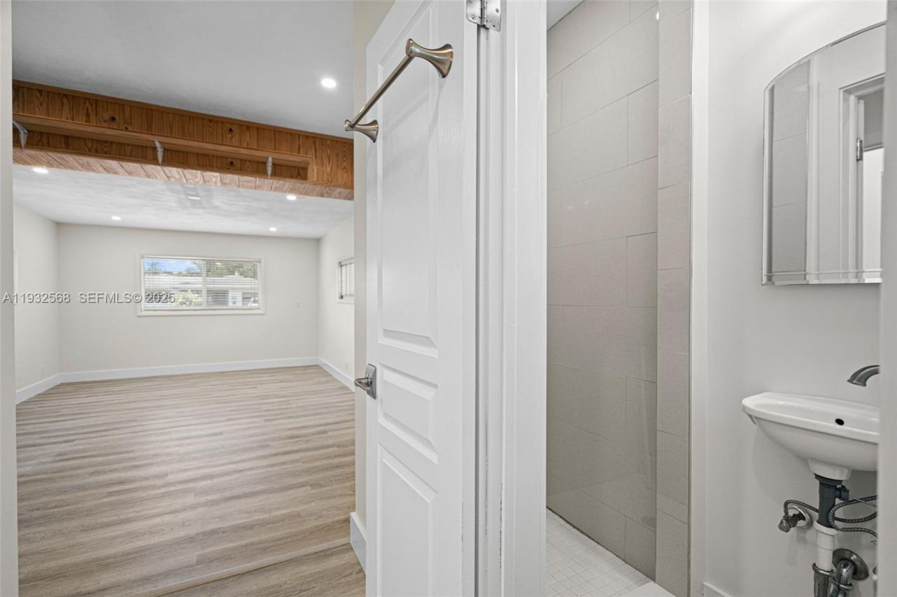 251 SE 7th St, Pompano Beach, FL 33060 Photo