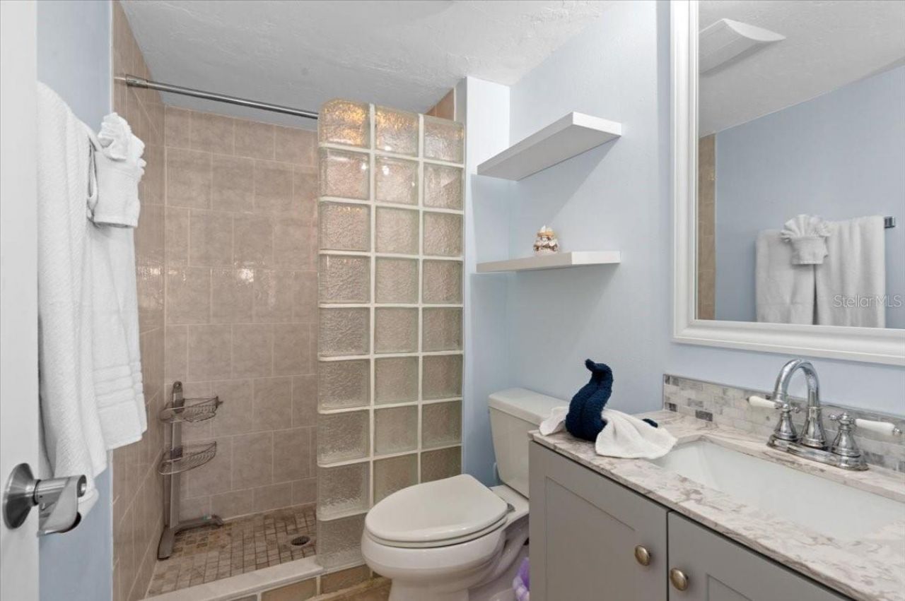 110 Vista Hermosa Circle, Unit 106B, Sarasota, FL 34242 Photo