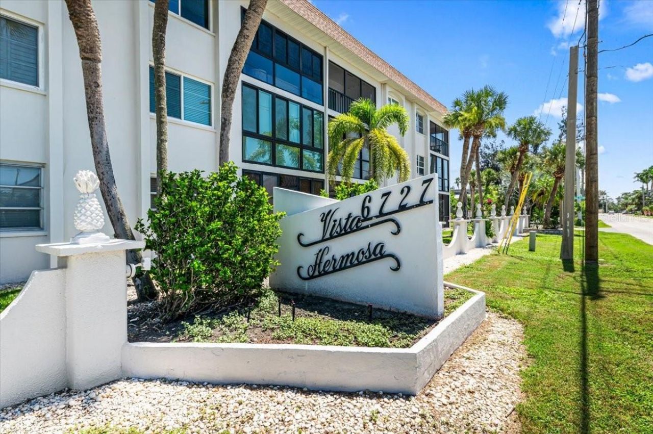 110 Vista Hermosa Circle, Unit 106B, Sarasota, FL 34242 Photo