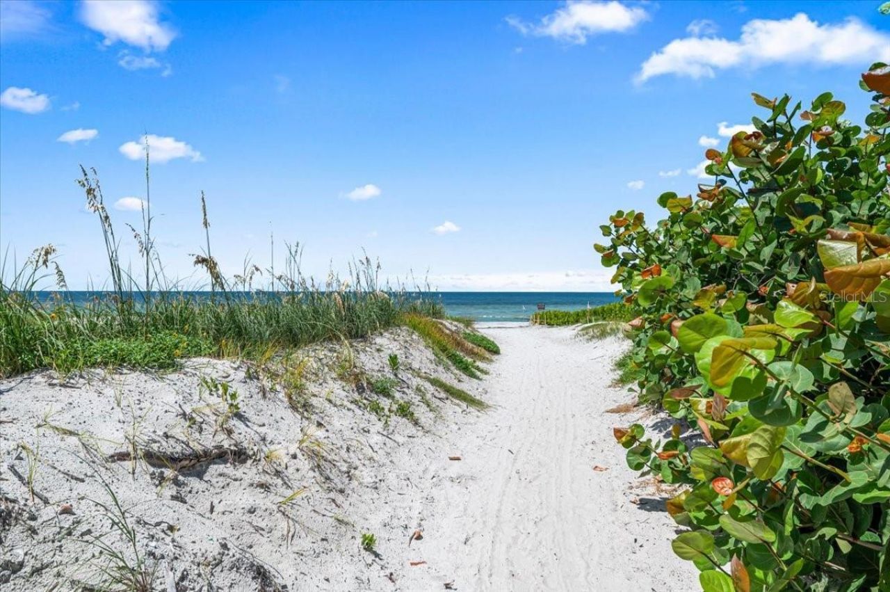 110 Vista Hermosa Circle, Unit 106B, Sarasota, FL 34242 Photo