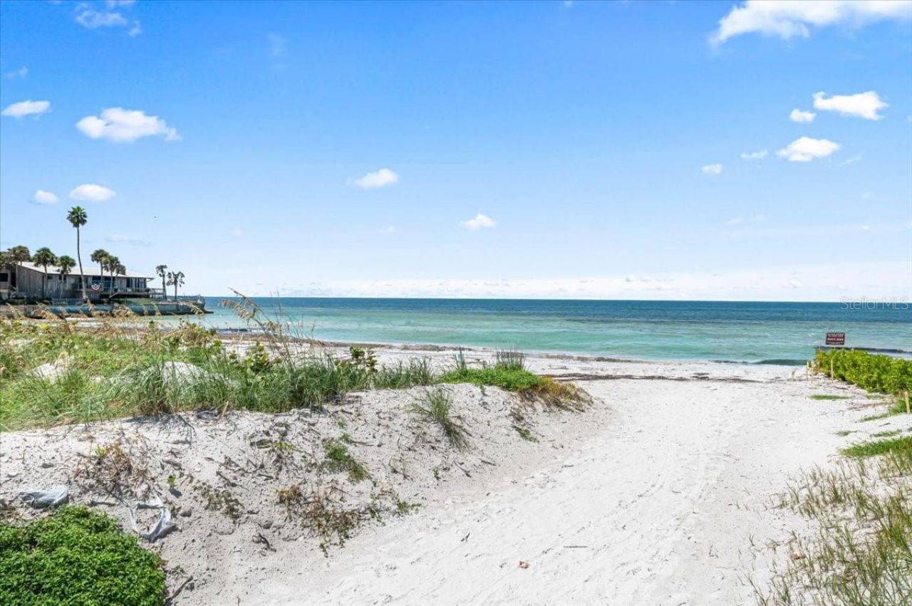 110 Vista Hermosa Circle, Unit 106B, Sarasota, FL 34242 Photo