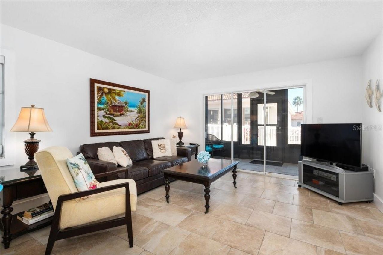 110 Vista Hermosa Circle, Unit 106B, Sarasota, FL 34242 Photo