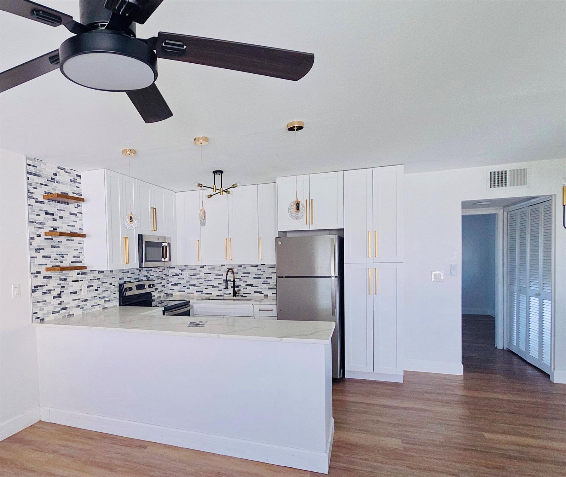 240 Horizons W, Unit 208, Boynton Beach, FL 33435 Photo