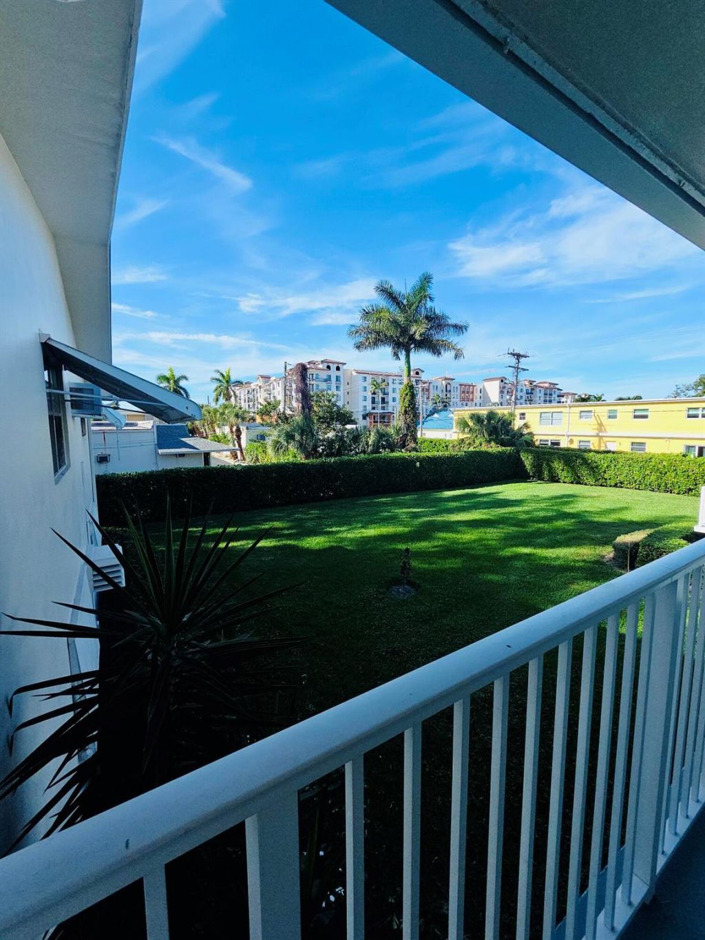 240 Horizons W, Unit 208, Boynton Beach, FL 33435 Photo