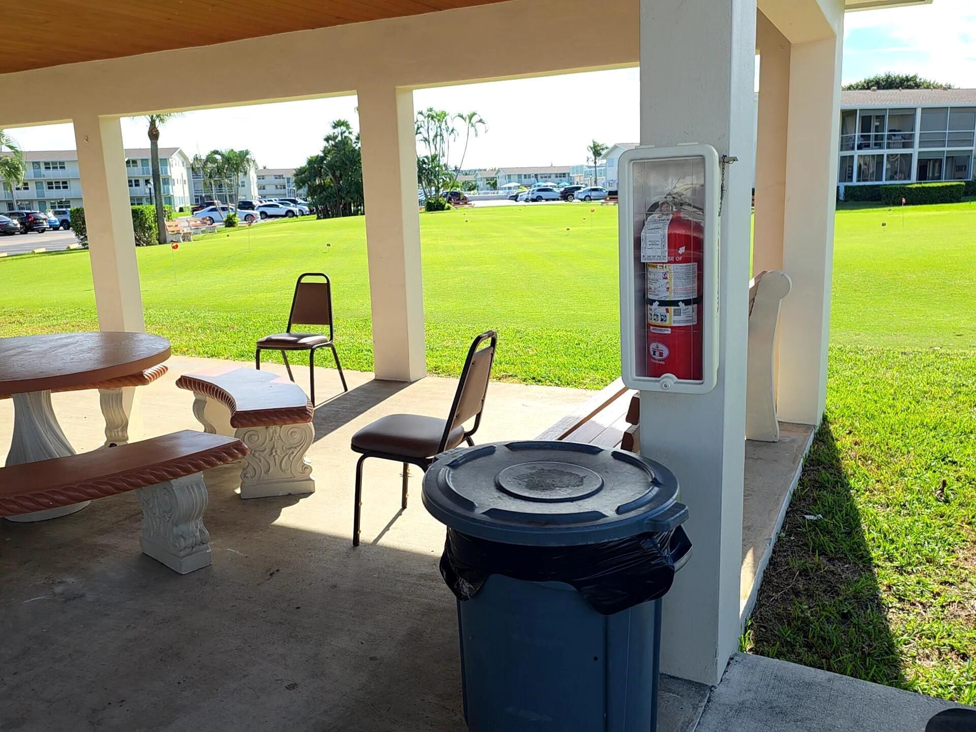 240 Horizons W, Unit 208, Boynton Beach, FL 33435 Photo