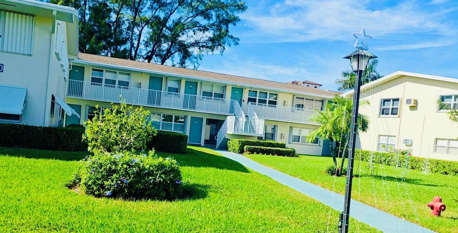 240 Horizons W, Unit 208, Boynton Beach, FL 33435 Photo