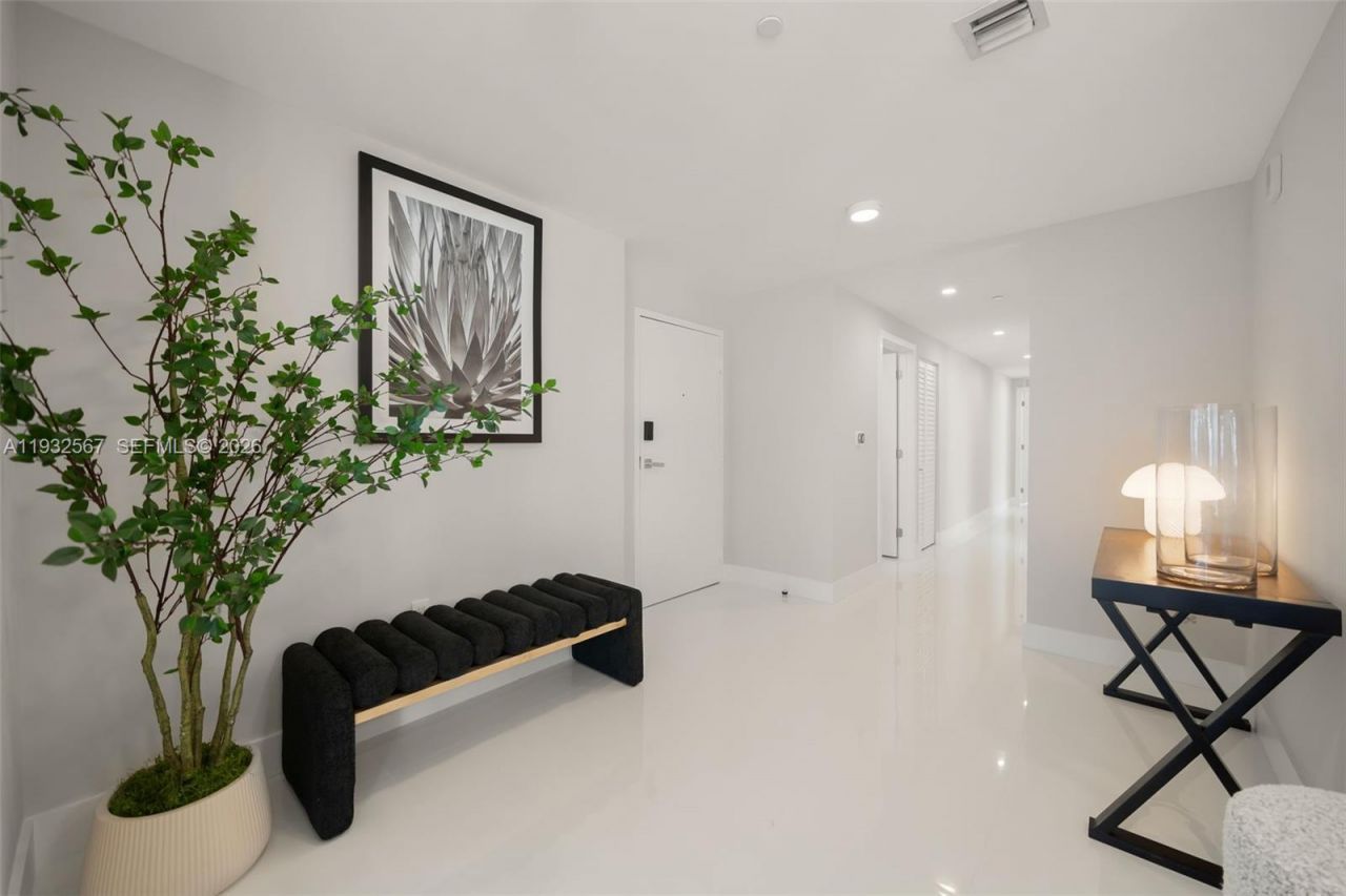 600 NE 27th St, Unit 2401, Miami, FL 33137 Photo