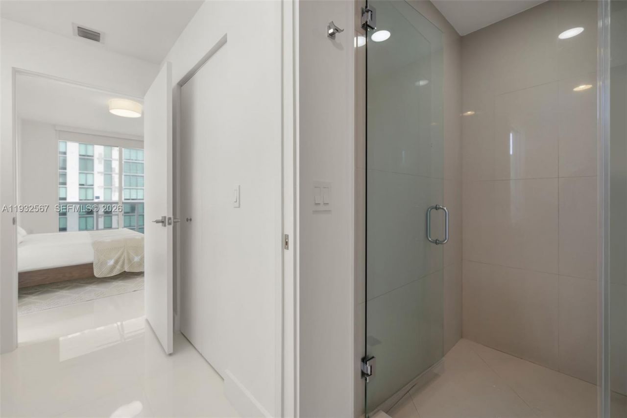 600 NE 27th St, Unit 2401, Miami, FL 33137 Photo