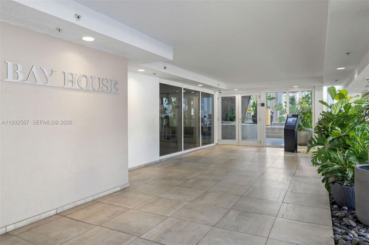 600 NE 27th St, Unit 2401, Miami, FL 33137 Photo