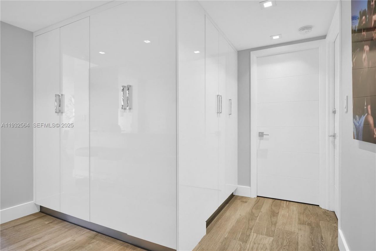 1985 S Ocean Dr , Unit 17F, Hallandale Beach, FL 33009 Photo