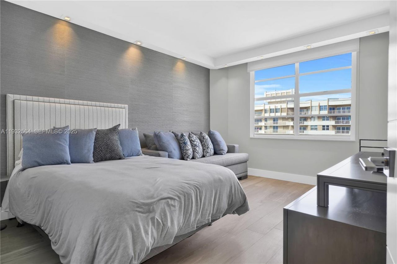 1985 S Ocean Dr , Unit 17F, Hallandale Beach, FL 33009 Photo