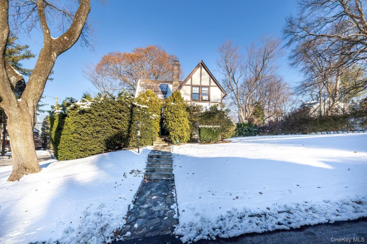 3 Ridgecrest E, Scarsdale, NY 10583 Main Photo