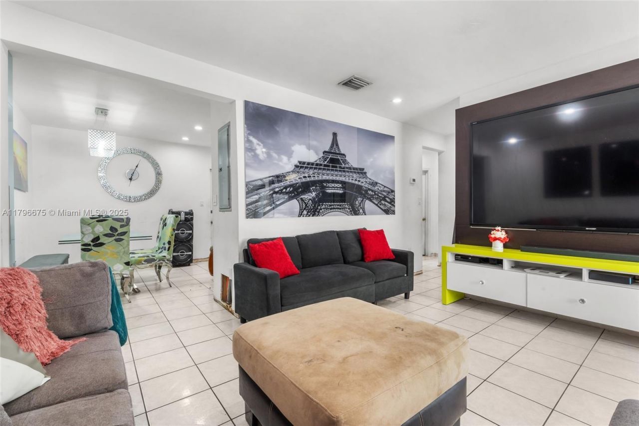 621 E 8th St, Hialeah, FL 33010 Photo