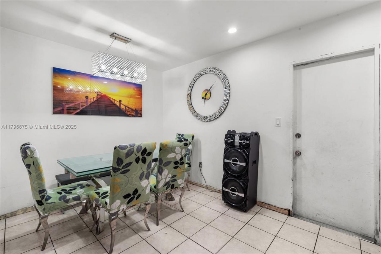 621 E 8th St, Hialeah, FL 33010 Photo