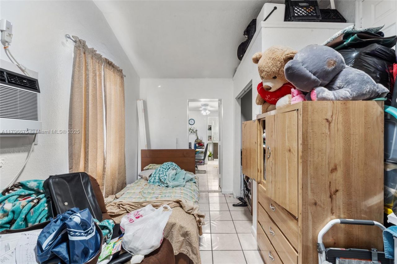 621 E 8th St, Hialeah, FL 33010 Photo