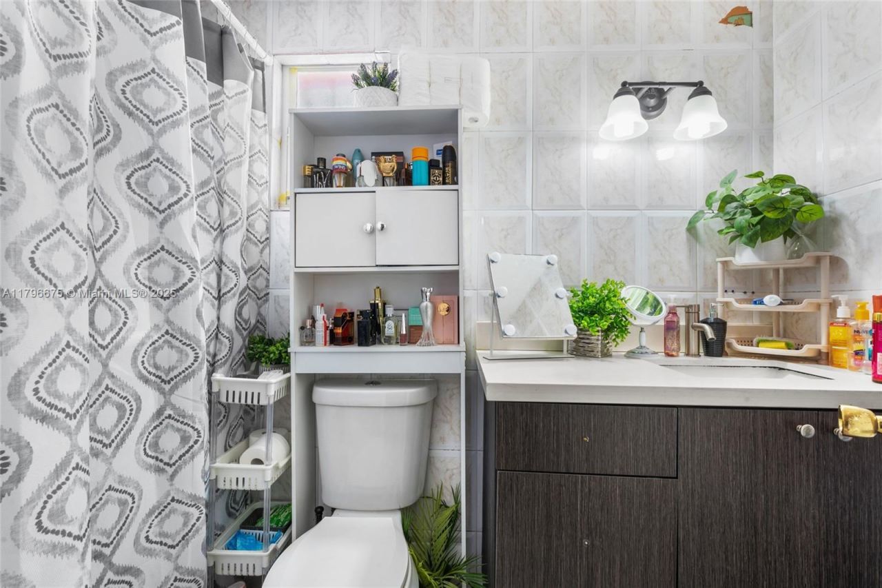 621 E 8th St, Hialeah, FL 33010 Photo