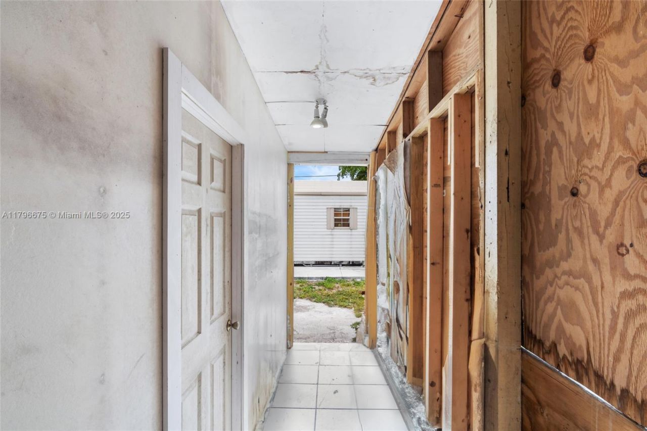 621 E 8th St, Hialeah, FL 33010 Photo