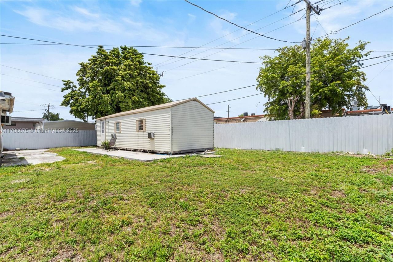 621 E 8th St, Hialeah, FL 33010 Photo