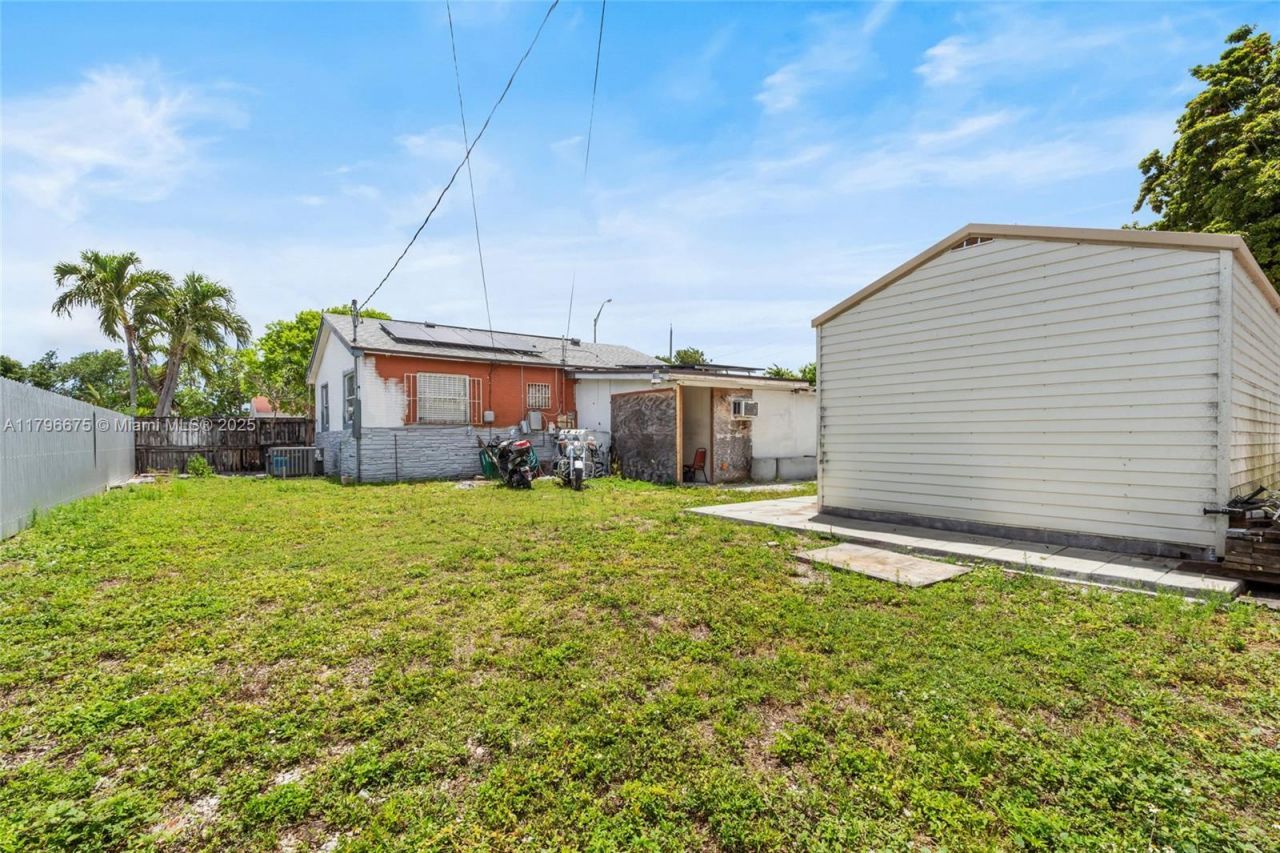 621 E 8th St, Hialeah, FL 33010 Photo