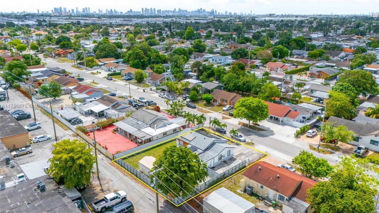 621 E 8th St, Hialeah, FL 33010 Photo