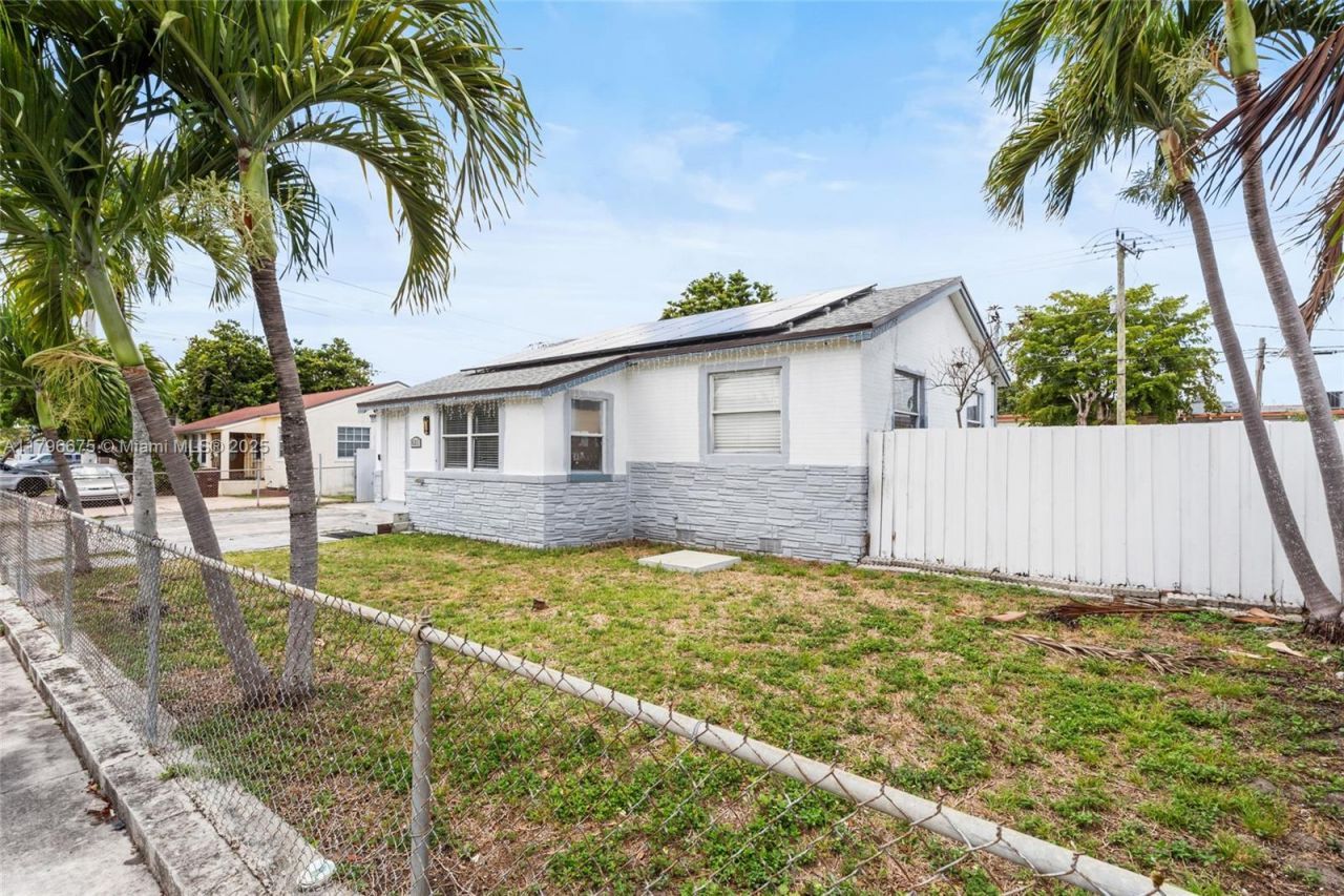 621 E 8th St, Hialeah, FL 33010 Photo