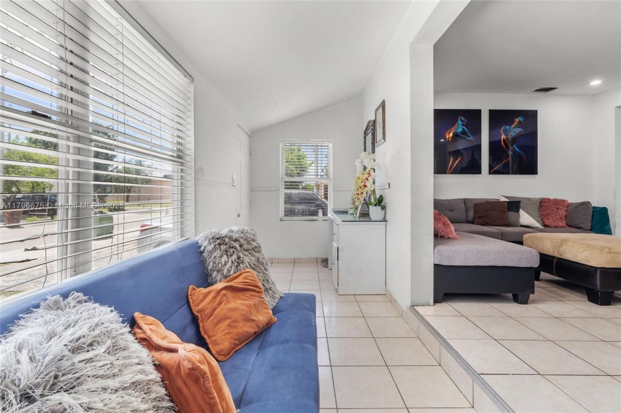 621 E 8th St, Hialeah, FL 33010 Photo