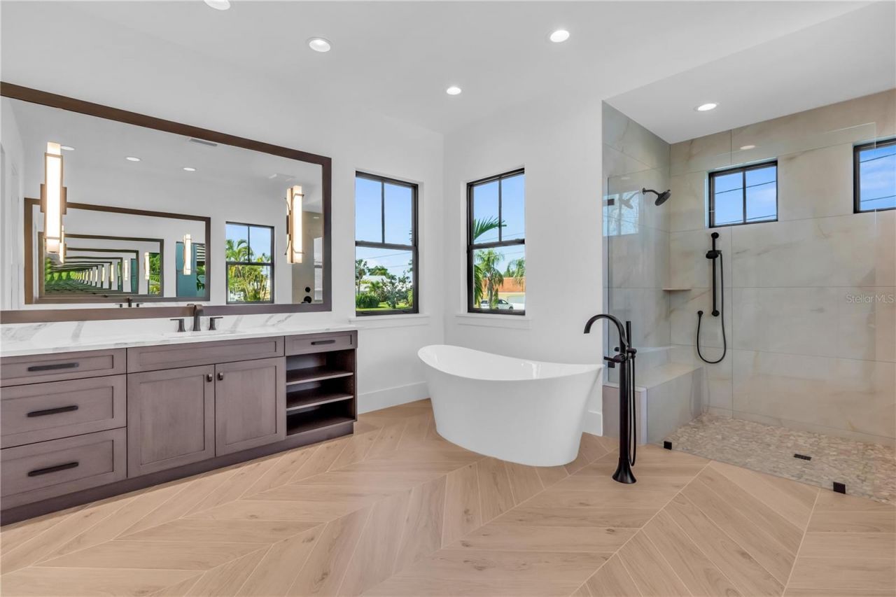 7125 Westmoreland Drive, Sarasota, FL 34243 Photo