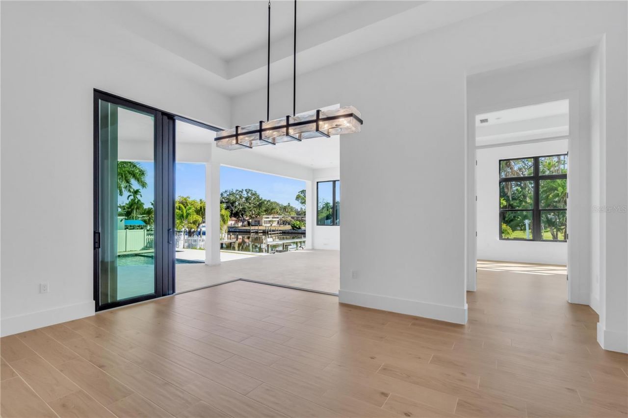 7125 Westmoreland Drive, Sarasota, FL 34243 Photo