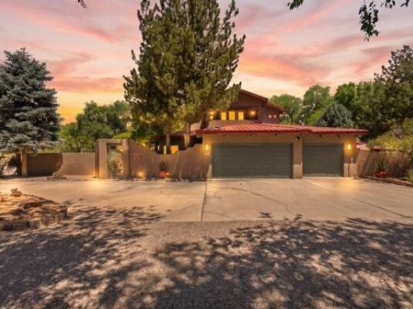 7431 Rio Grande Boulevard NW, Los Ranchos, NM 87107
