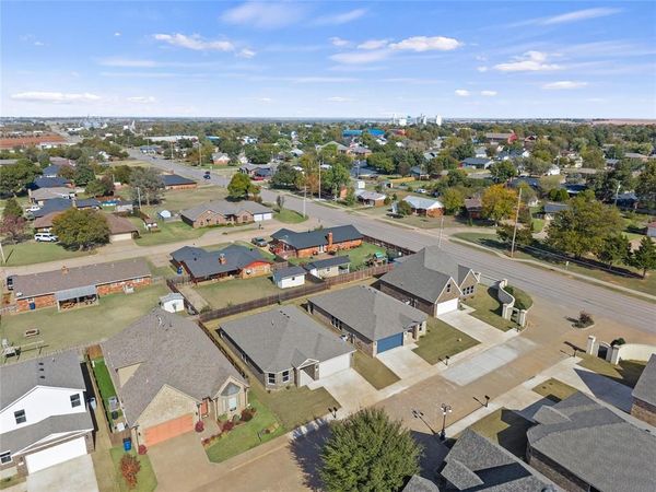 804 Chateau Court, Kingfisher, OK 73750