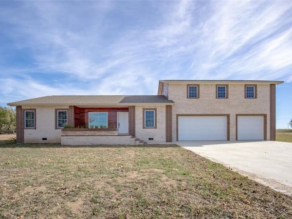 620 Rusty Wayne Drive, Mooreland, OK 73852