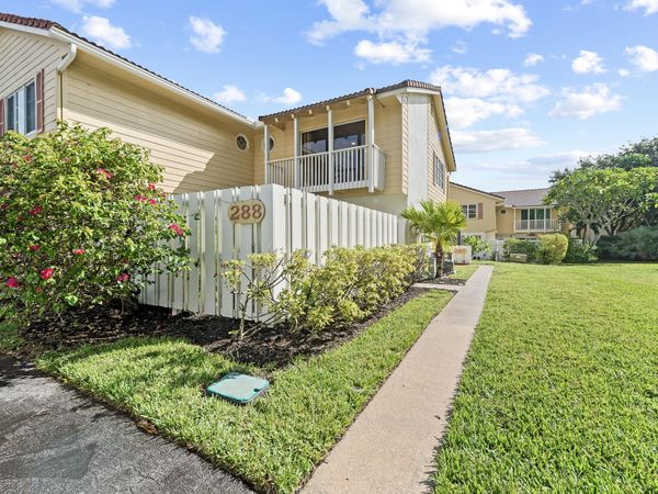 288 Seabreeze Circle, Jupiter, FL 33477