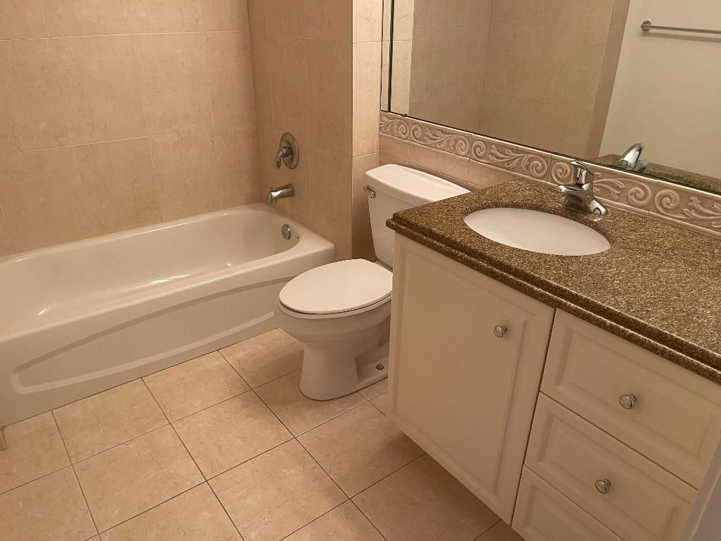 1 Harbour Isle Ph01 Drive E, Unit 1, Fort Pierce, FL 34949 Photo