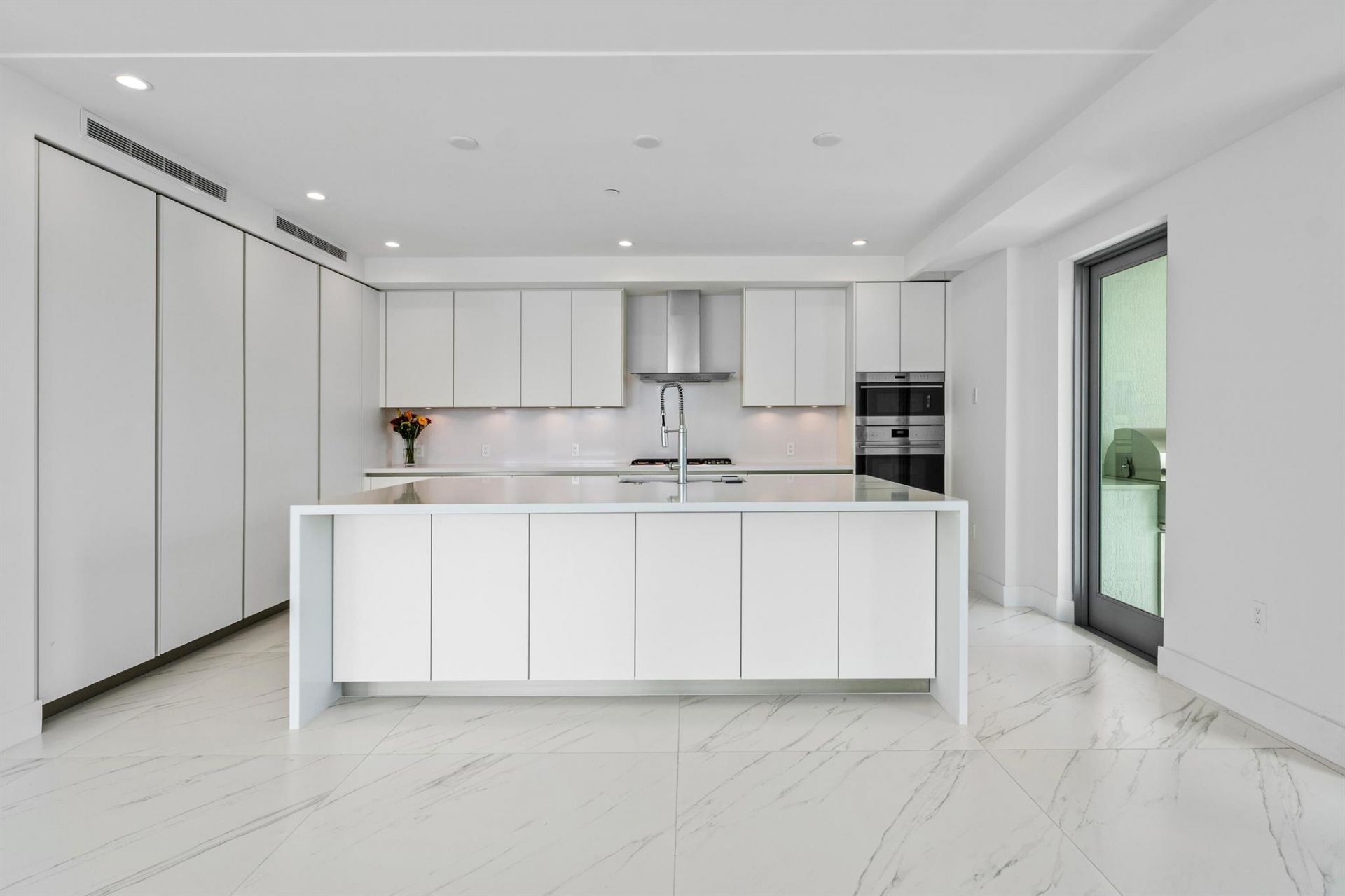 495 E Royal Palm Road, Unit 402, Boca Raton, FL 33432 Photo