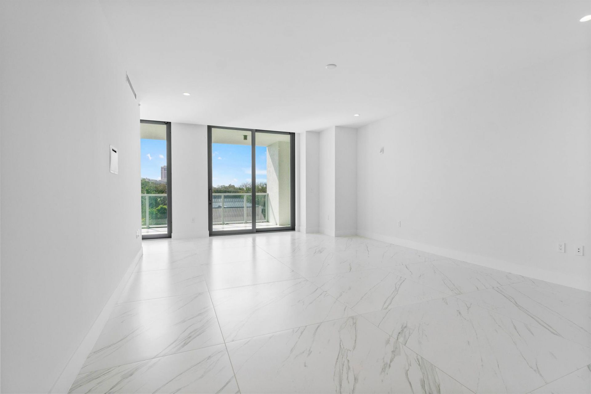 495 E Royal Palm Road, Unit 402, Boca Raton, FL 33432 Photo