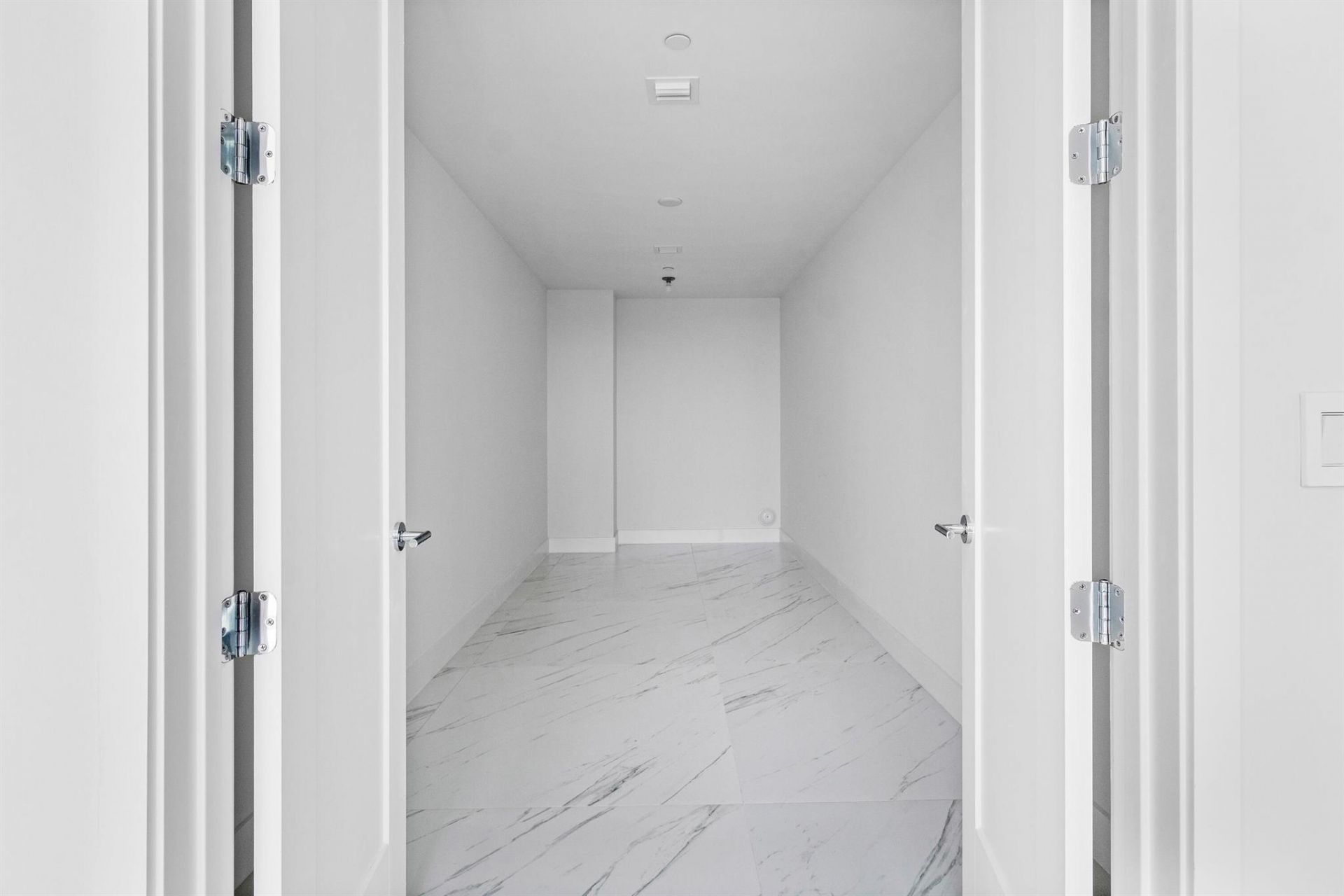 495 E Royal Palm Road, Unit 402, Boca Raton, FL 33432 Photo