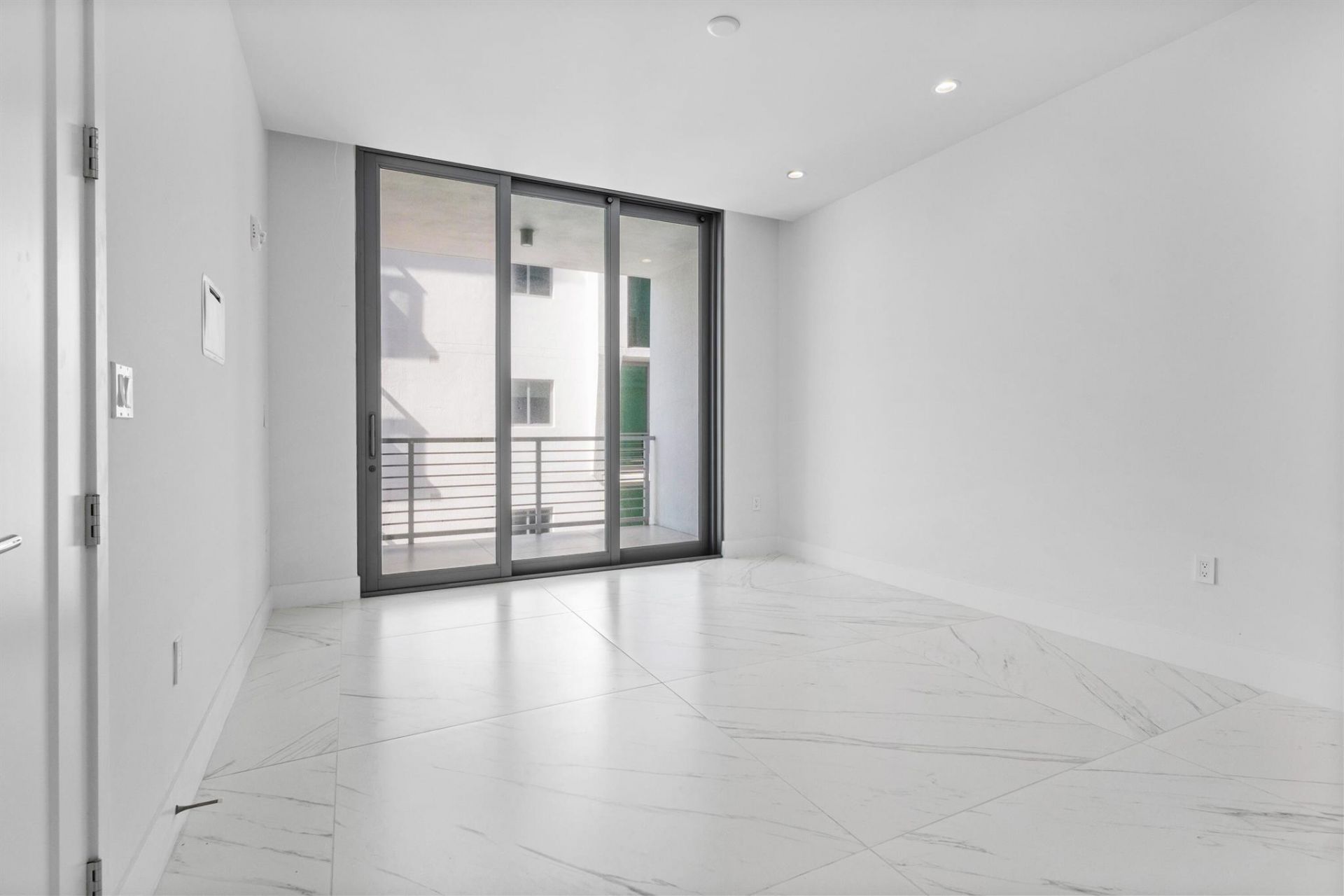 495 E Royal Palm Road, Unit 402, Boca Raton, FL 33432 Photo