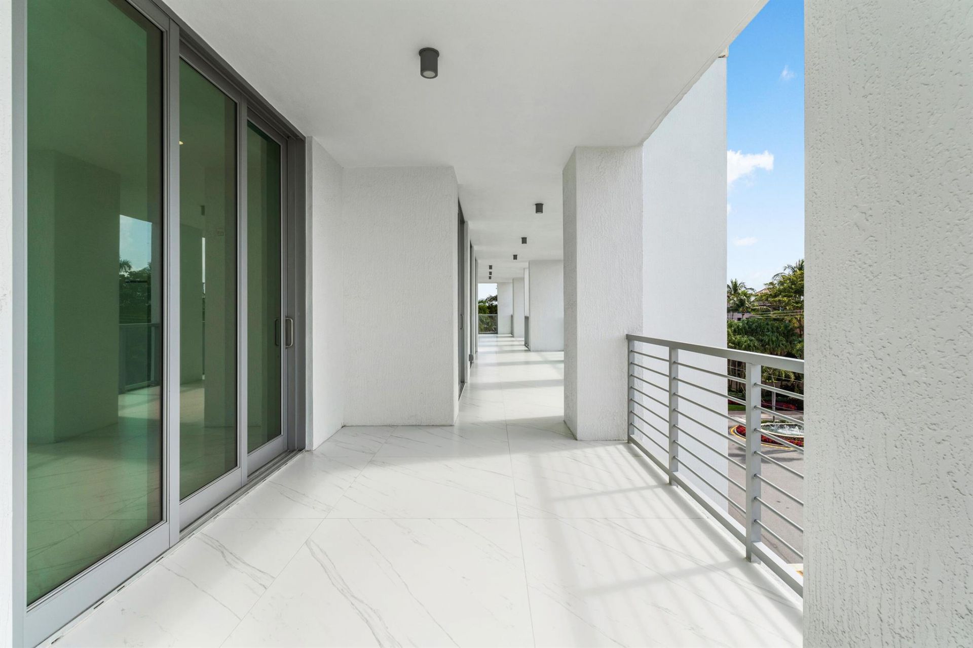 495 E Royal Palm Road, Unit 402, Boca Raton, FL 33432 Photo