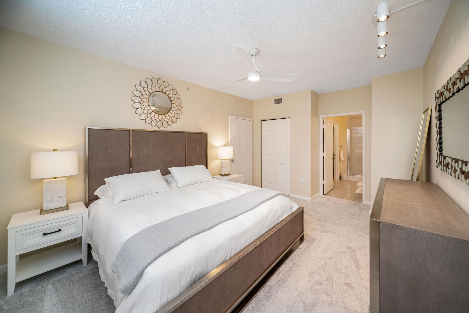 720 S Sapodilla Avenue, Unit 301, West Palm Beach, FL 33401 Photo