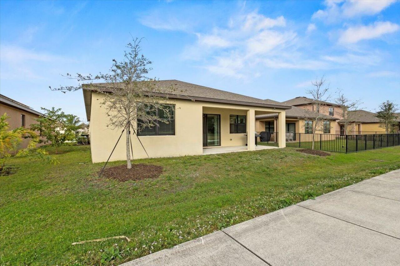 6259 NW Regent Street, Port Saint Lucie, FL 34983 Photo